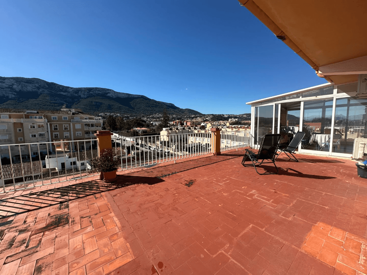 Penthouse for Sale in Dénia with Panoramic Views