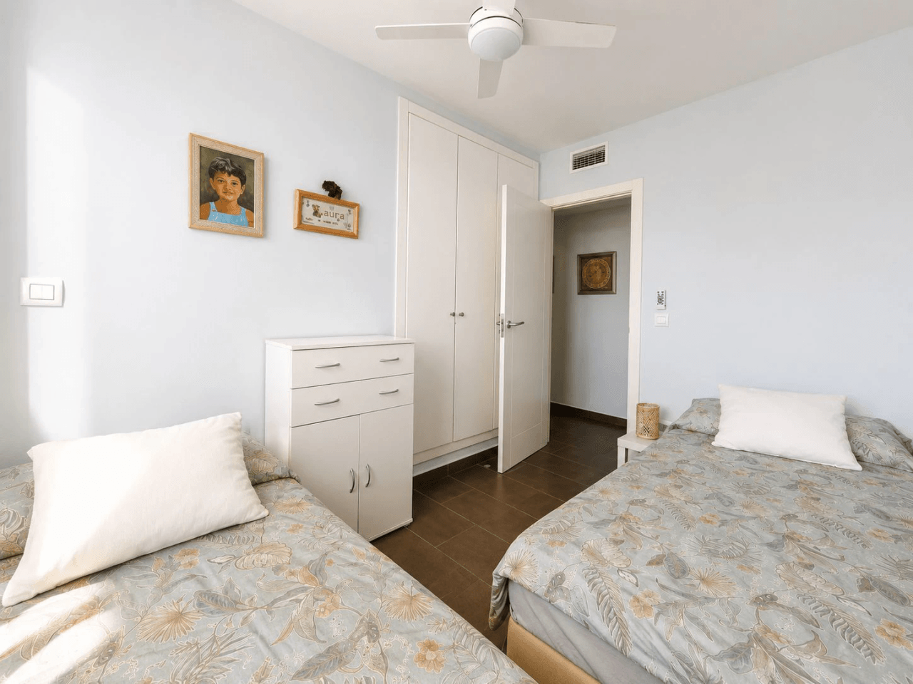 Beachfront apartment in Denia, Les Devesses.