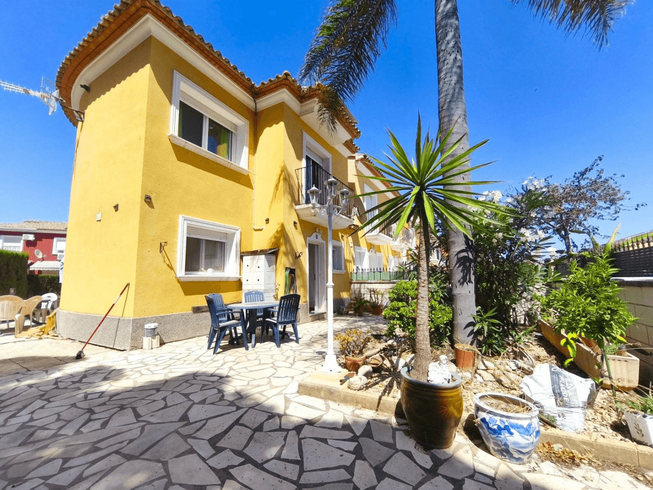 Semi-detached with 3 bedrooms, private garden, and community pool, Els Poblets.