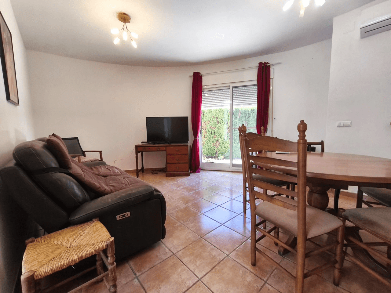 Semi-detached with 3 bedrooms, private garden, and community pool, Els Poblets.