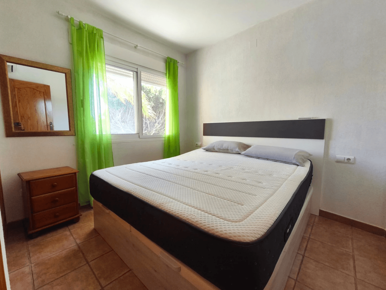 Semi-detached with 3 bedrooms, private garden, and community pool, Els Poblets.