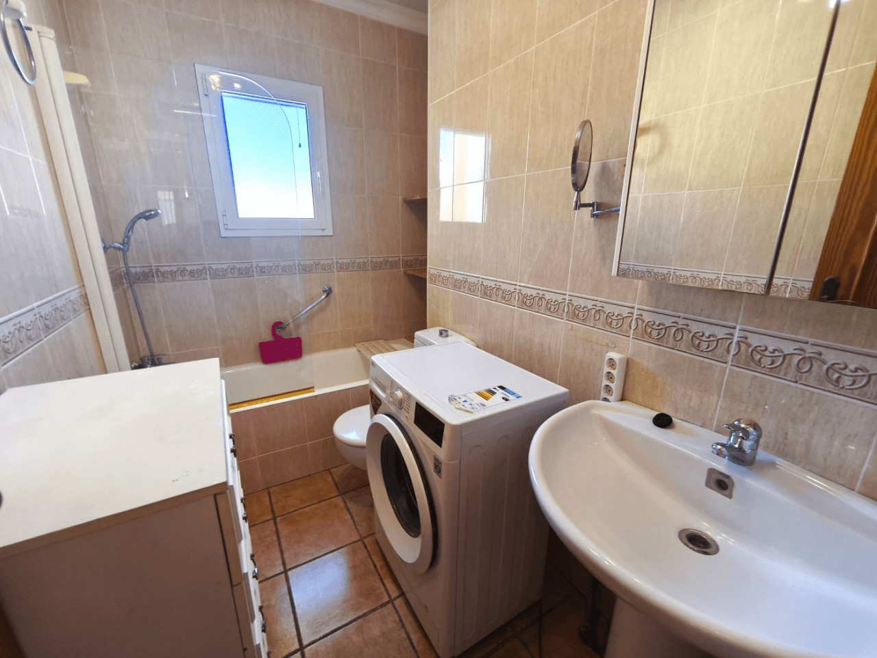 Semi-detached with 3 bedrooms, private garden, and community pool, Els Poblets.
