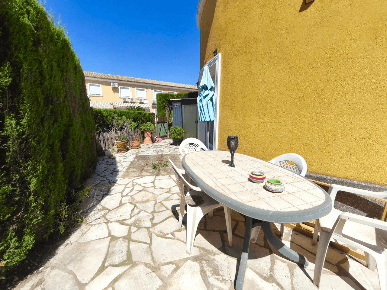 Semi-detached with 3 bedrooms, private garden, and community pool, Els Poblets.