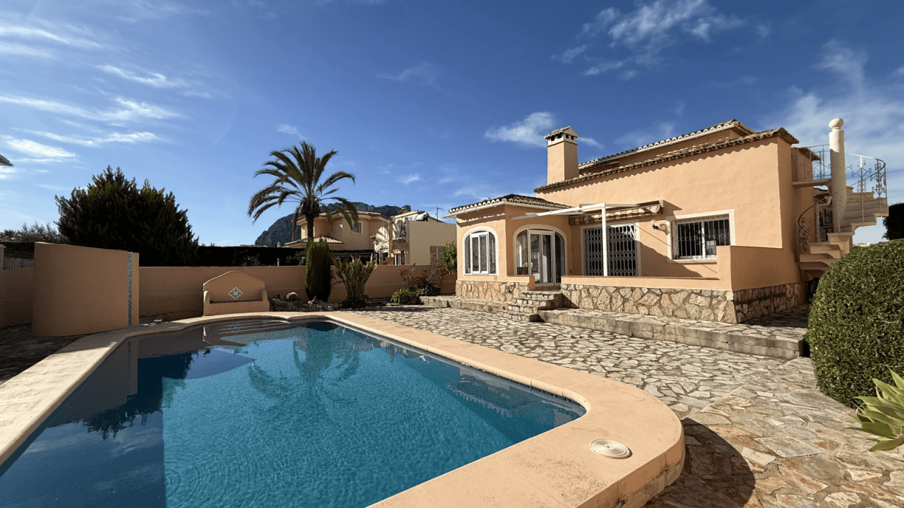 Sunny 3-Bedroom Villa in Els Poblets with Pool