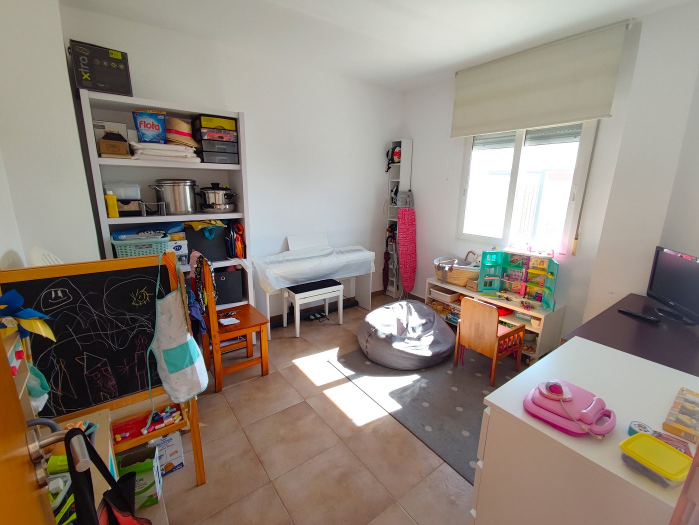 Soleado apartamento de 3 dormitorios y piscina comunitaria en Els Poblets, Costa Blanca