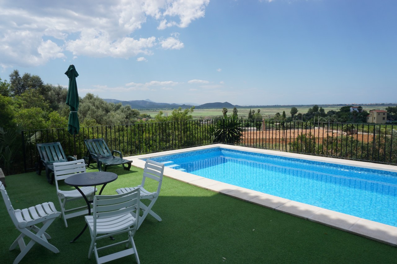 Chalet con 3 dormitorios y piscina en Monte Pego Denia