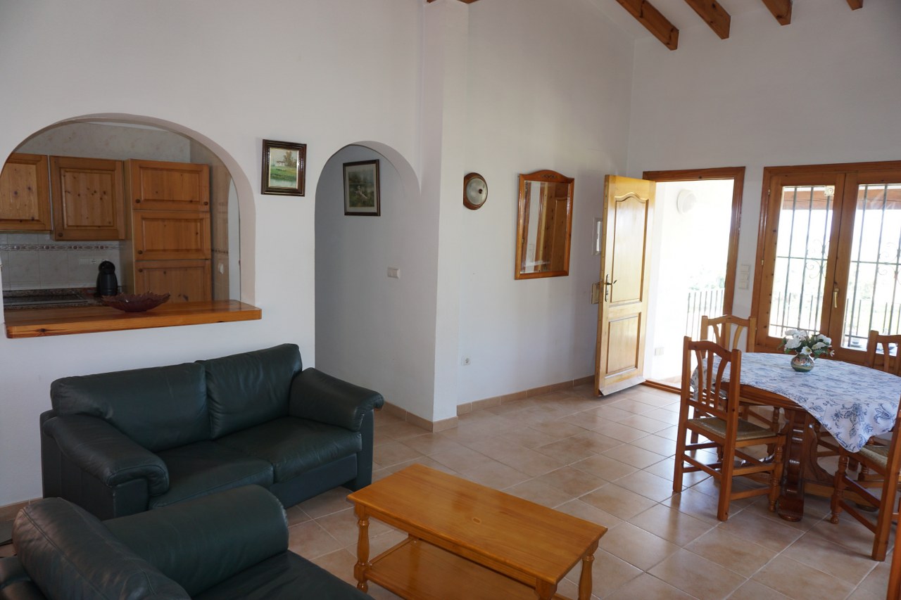 Chalet con 3 dormitorios y piscina en Monte Pego Denia