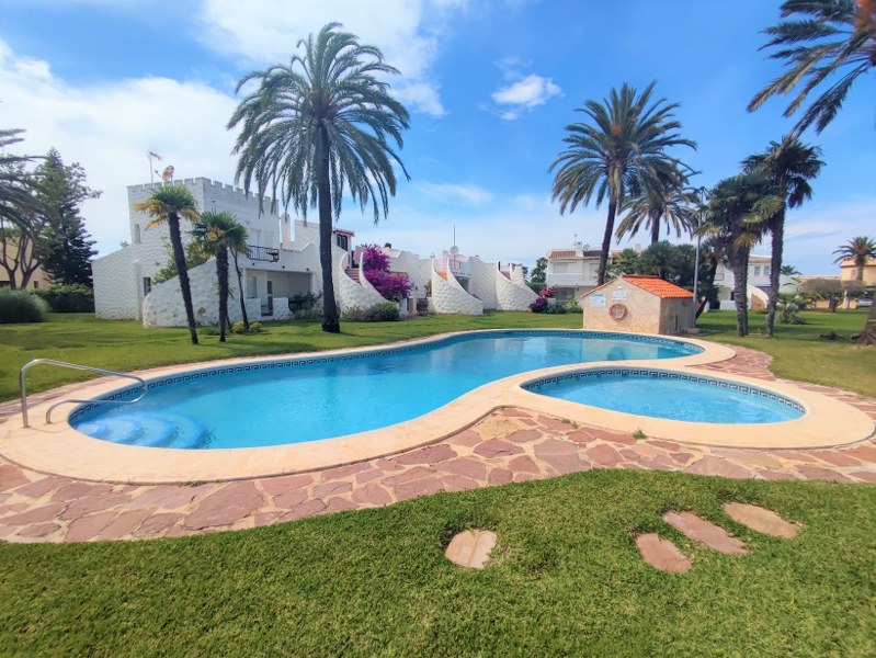 Villa mit 2 Schlafzimmern, Pool, Els Poblets